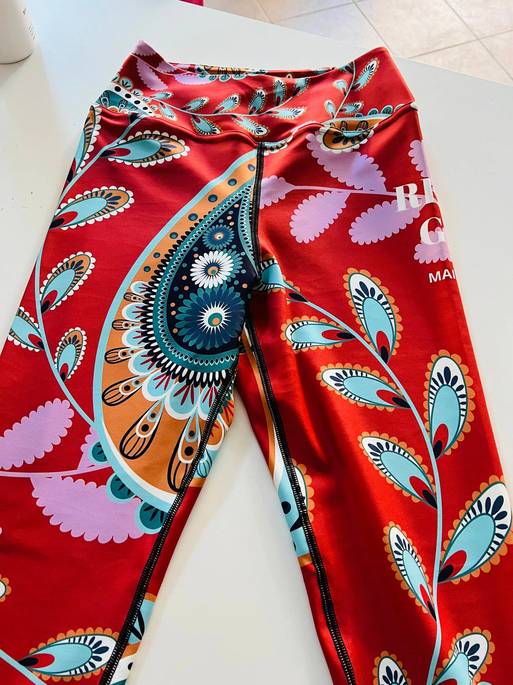 My Body Is Showing Up for Me Leggings