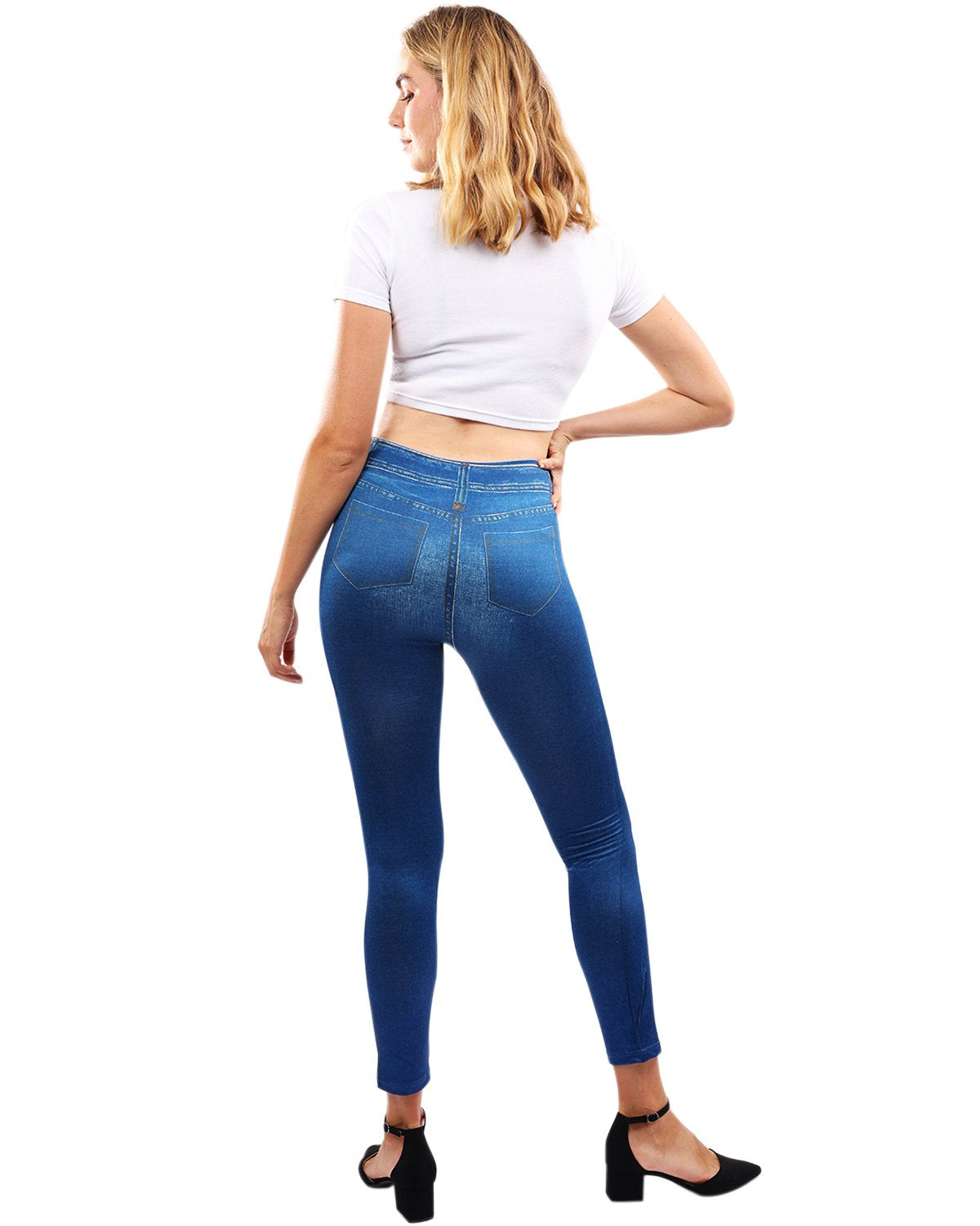 She’s Walking in Power Jeggings / Leggings