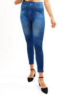 She’s Walking in Power Jeggings / Leggings