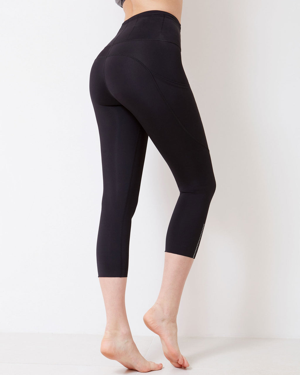 Strong. Sculpted. Irresistible. Leggings
