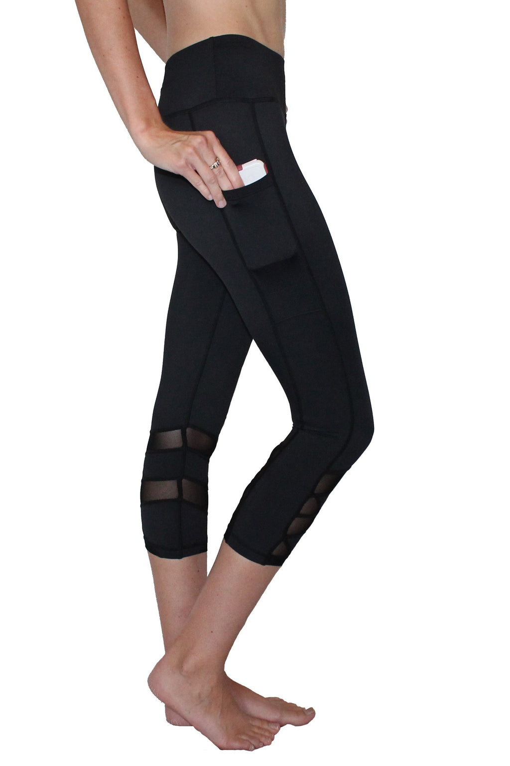 MoveFree Mesh Pocket Capri Leggings