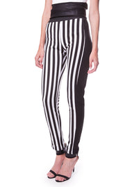 I Am Becoming Her Leggings